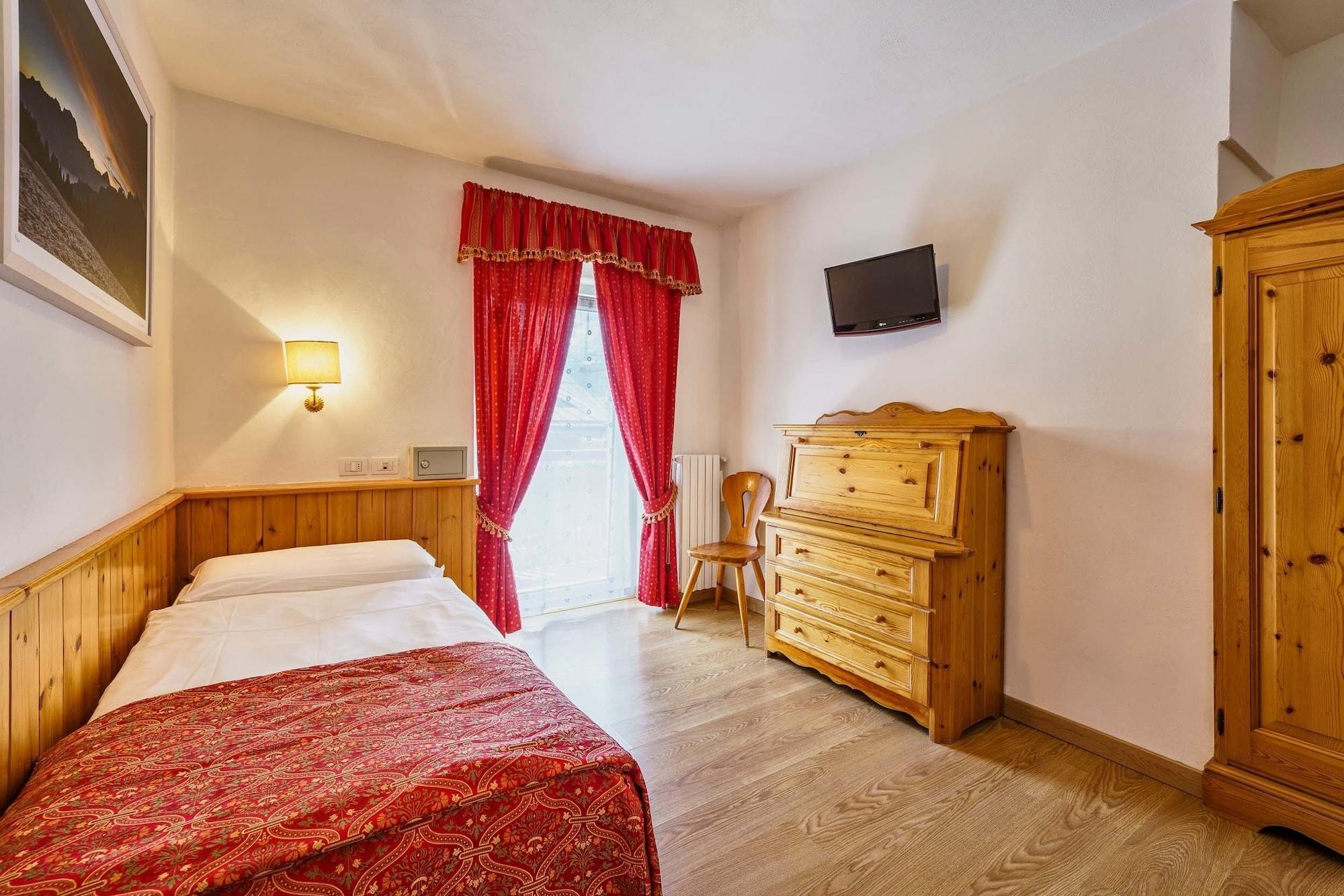 Hotel Aquila Cortina d'Ampezzo Exterior foto