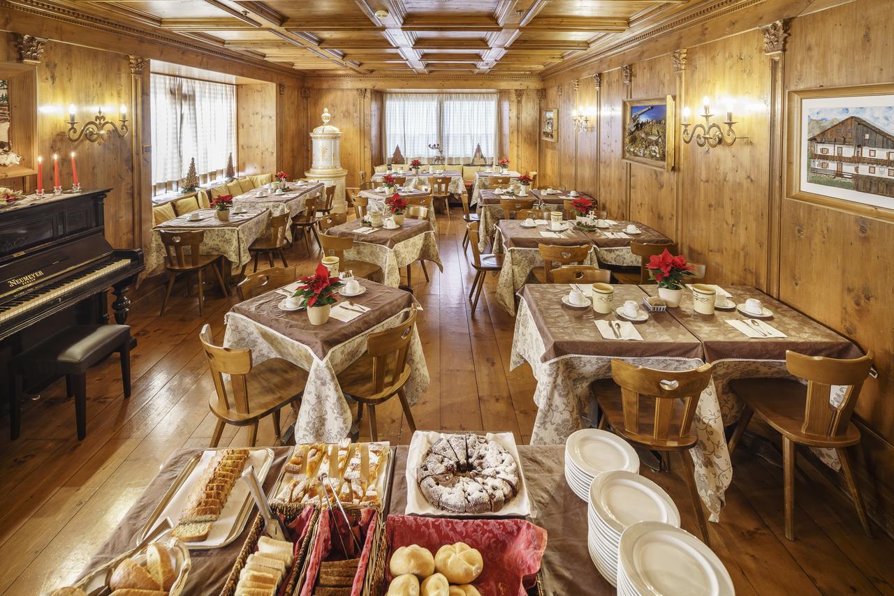 Hotel Aquila Cortina d'Ampezzo Exterior foto