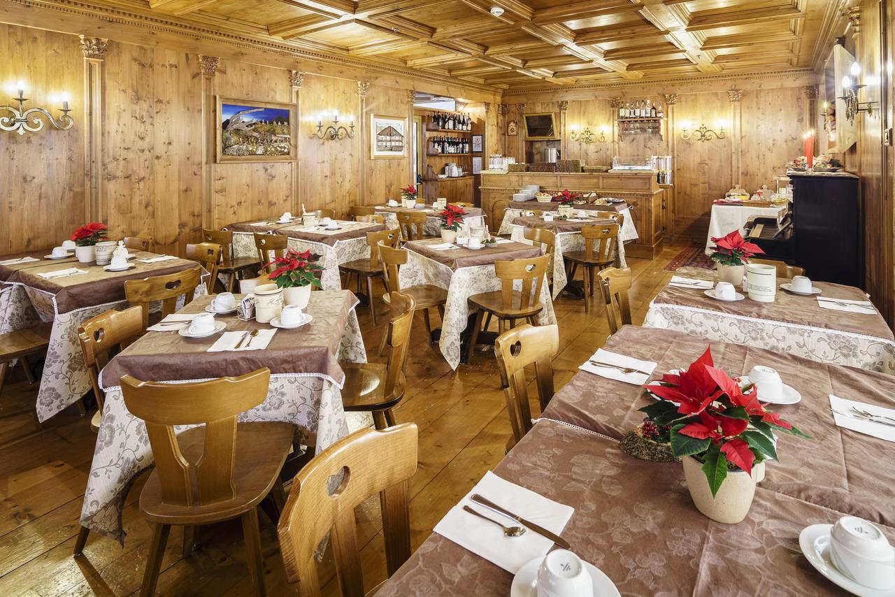 Hotel Aquila Cortina d'Ampezzo Exterior foto