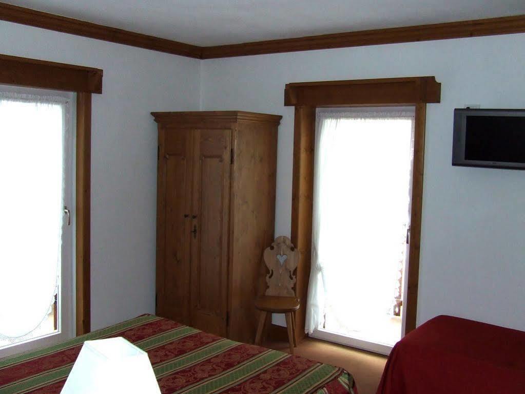 Hotel Aquila Cortina d'Ampezzo Exterior foto