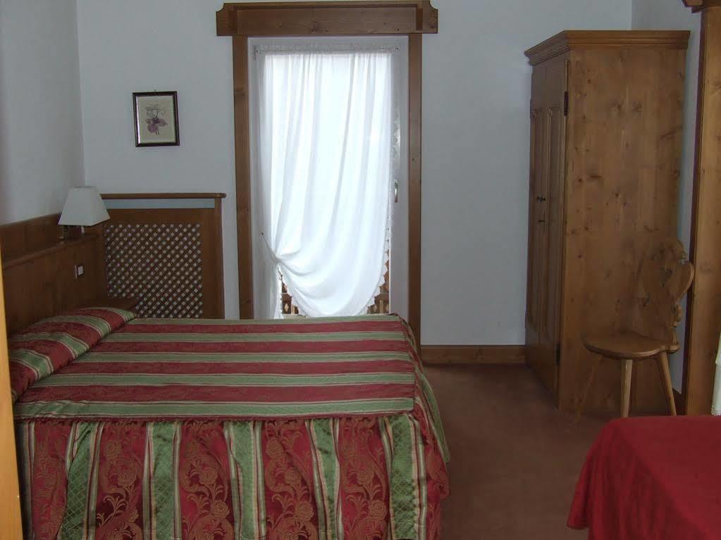 Hotel Aquila Cortina d'Ampezzo Exterior foto